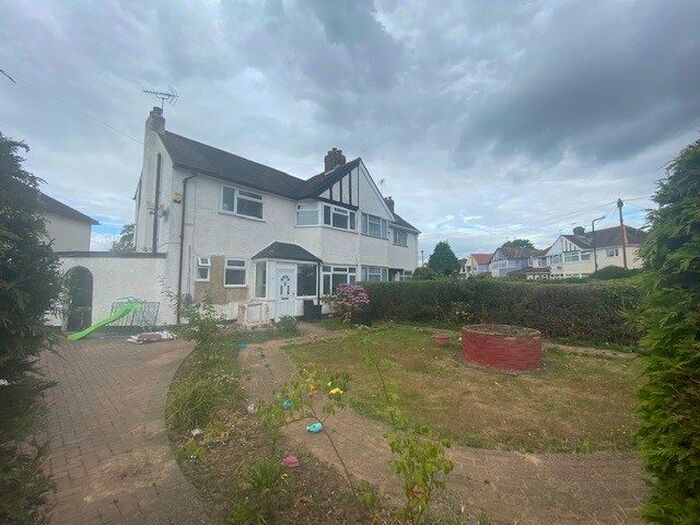 4 Bedroom Property To Rent In Mildenhall Road, Slough, SL1