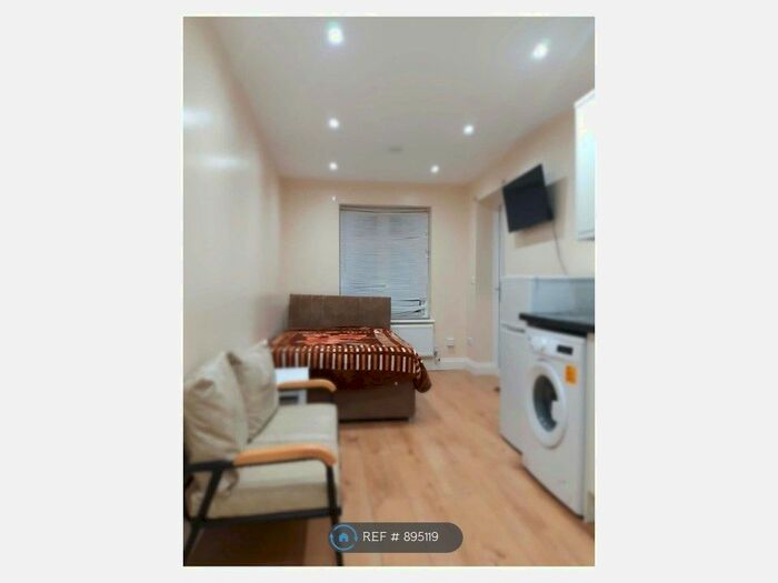 Studio To Rent In Ditton Road, Datchet, Slough, SL3