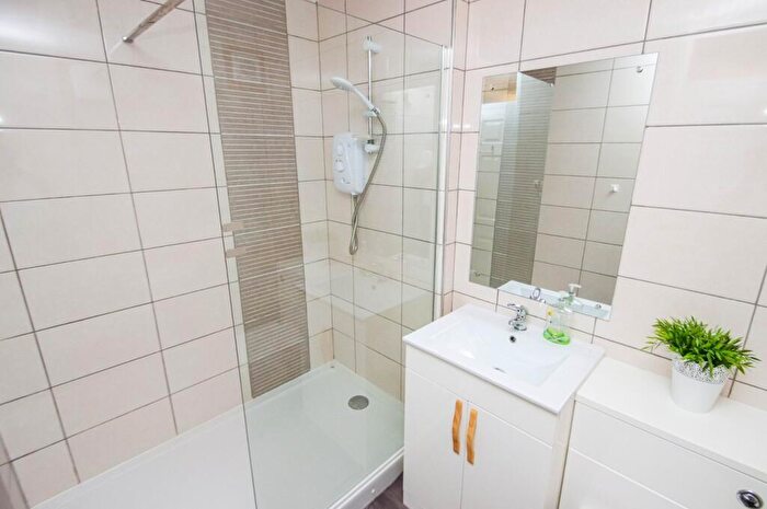 2 Bedroom Apartment To Rent In Manor Avenue, Urmston, Manchester, M41
