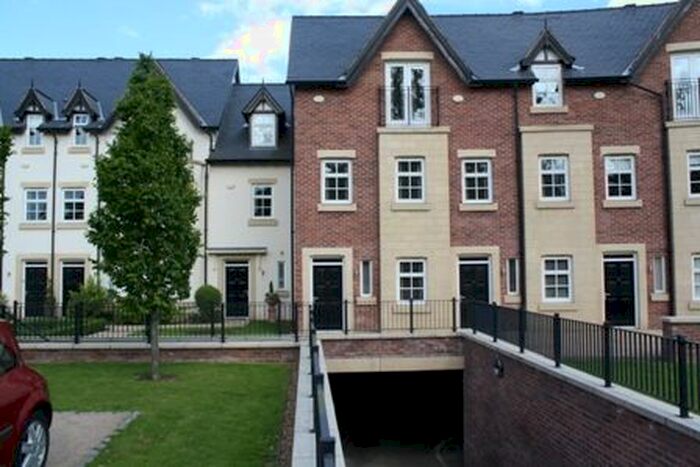 3 Bedroom Mews To Rent In Edge View Crescent, Alderley Edge SK9