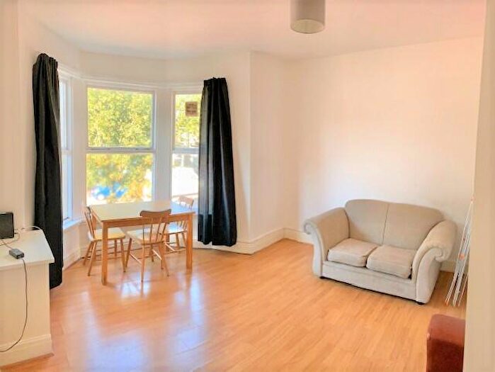 1 Bedroom Apartment To Rent In Richmond Road, Cardiff(City), CF24