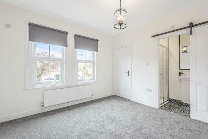 4 Bedroom Semi-Detached House To Rent In Maidenhead, Berkshire, SL6