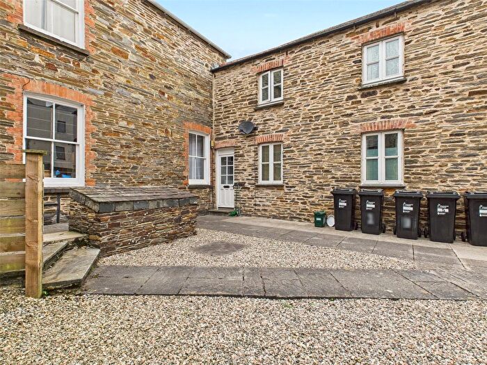 1 Bedroom Flat To Rent In Harbour Road, Wadebridge, Cornwall, PL27