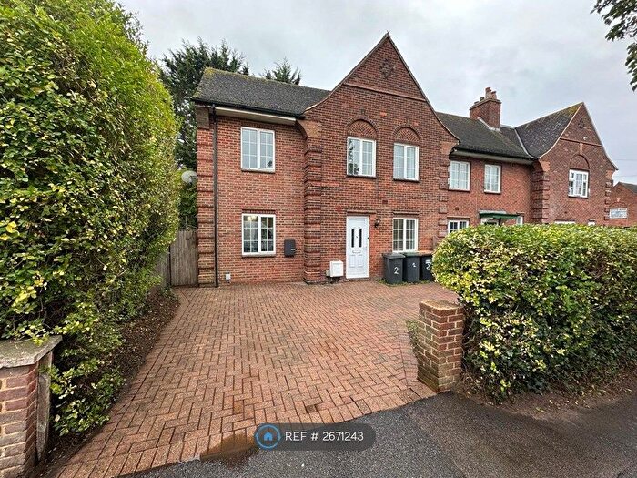 3 Bedroom Semi Detached House To Rent In Central Avenue, Shortstown, Bedford, MK42