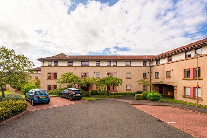 2 Bedroom Flat To Rent In North Werber Place, Fettes, Edinburgh, EH4