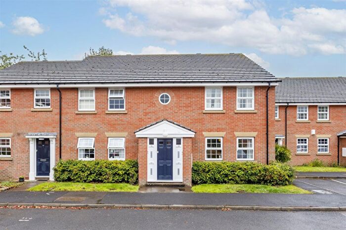 2 Bedroom Flat For Sale In Canons Court, Bishopthorpe, York, YO23