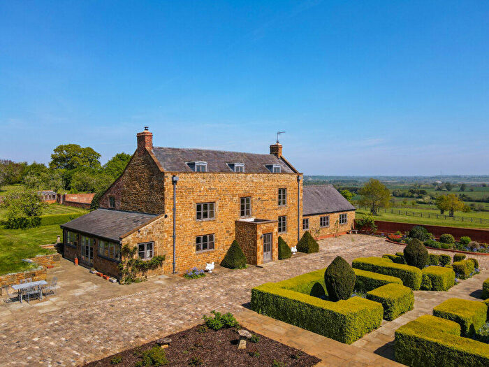 5 Bedroom Detached House To Rent In Southam Road, Farnborough, Oxon, OX17