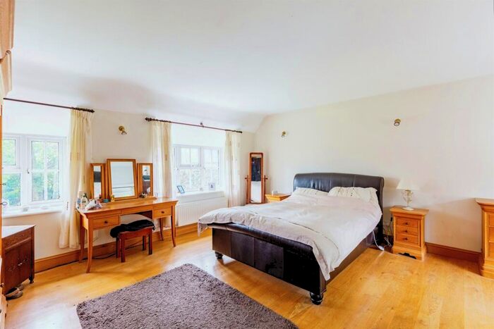 4 Bedroom Detached House For Sale In Church Lane, Great Doddington, NN29