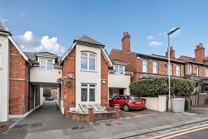 3 Bedroom Penthouse For Sale In Westfield Road, Caversham, Reading, RG4