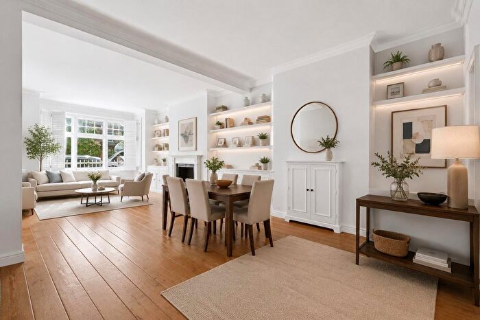 2 Bedroom Flat To Rent In Rusthall Avenue, Central Chiswick, W4