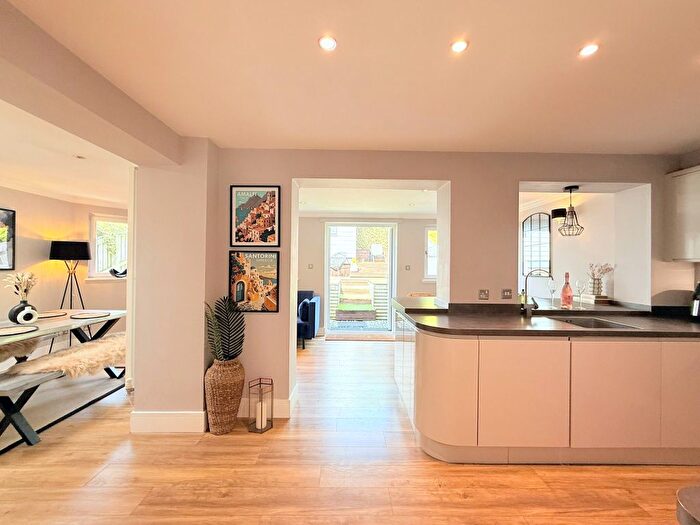 4 Bedroom Semi-detached House For Sale In Glengarry Crescent, Falkirk, FK1