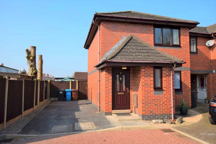 3 Bedroom Semi-Detached House To Rent In Alderville Close, Warton, PR4