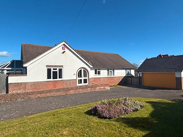 4 Bedroom Bungalow For Sale In West Street, Selsey, PO20