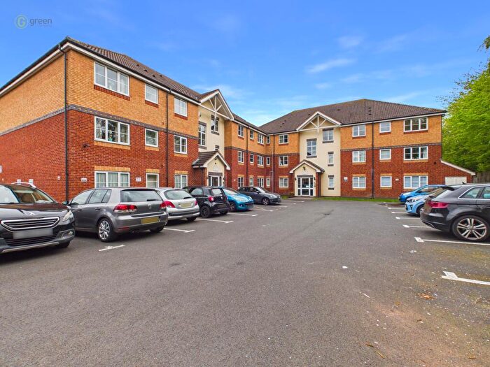 2 Bedroom Flat For Sale In Gatcombe House, Warwick Road, Sutton Coldfield, B73