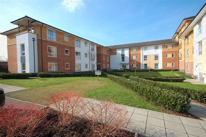2 Bedroom Flat To Rent In Edison Court, Franklyn Avenue, Watford, WD18