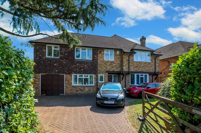 5 Bedroom Detached House To Rent In Copthall Lane, Chalfont St. Peter, Gerrards Cross, SL9