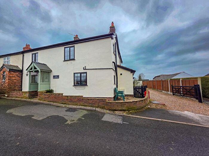 4 Bedroom Character Property For Sale In School Fold, Hesketh Bank, Preston, PR4