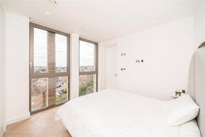 2 Bedroom Flat For Sale In Oberman Road, Willesden Green, NW10
