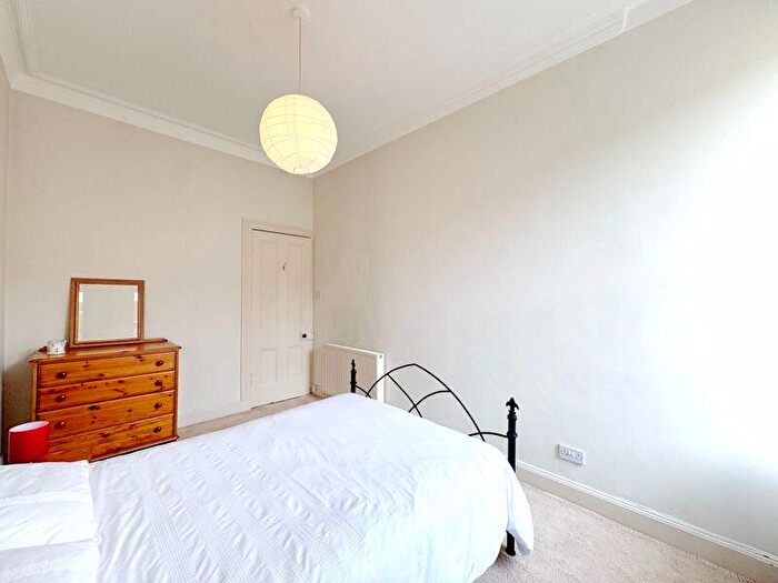 1 Bedroom Flat For Sale In Chancellor Street, Partick, G11