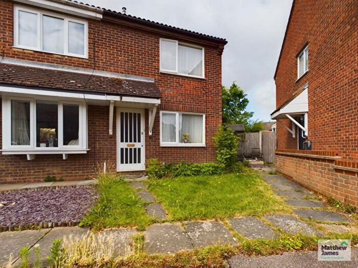 2 Bedroom End Of Terrace House To Rent In Cleveland Close, Highwoods, CO4