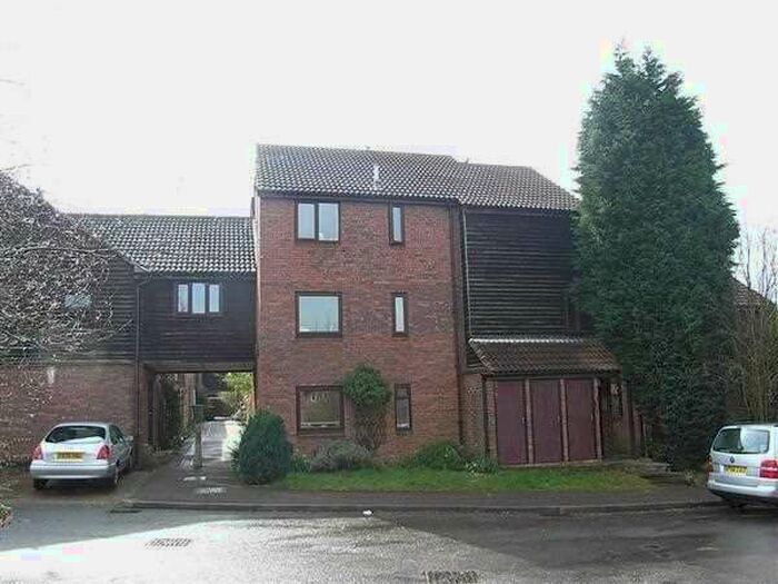 1 Bedroom Apartment To Rent In Wheelwright Close, Bushey, Bushey, WD23