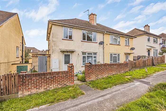3 Bedroom Semi-Detached House For Sale In Blakemere Crescent, Paulsgrove, PO6