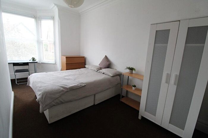 5 Bedroom Semi-Detached House To Rent In ( Bed) Musters Road, West Bridgford, NG2