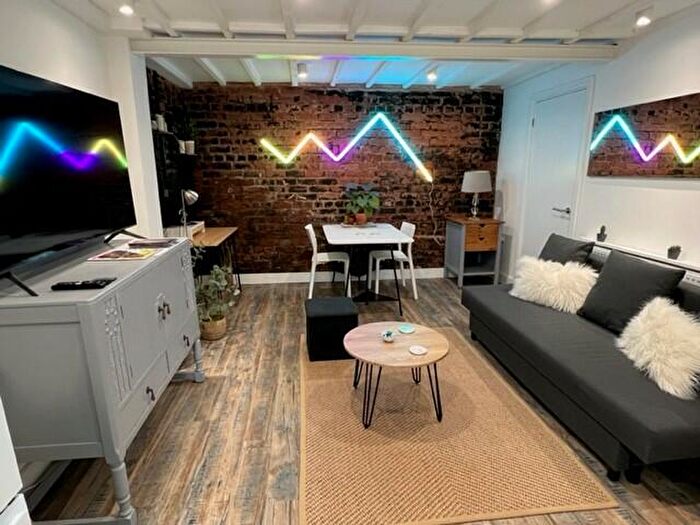 1 Bedroom Flat To Rent In Alcester Road, Moseley, B13