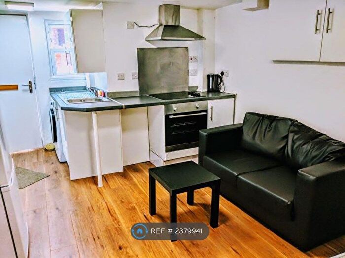 Studio To Rent In Downstairs Room, Leeds, LS12