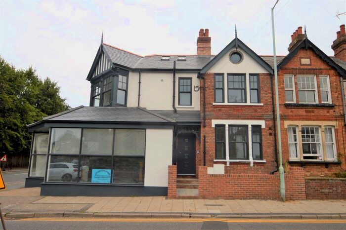 1 Bedroom Flat To Rent In Sandpit Lane, St Albans, Hertfordshire, AL1