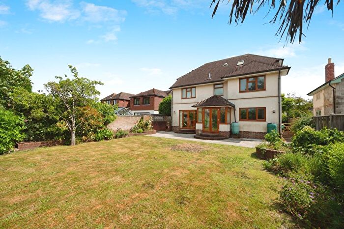 4 Bedroom Detached House For Sale In Sinah Lane, Hayling Island, Hampshire, PO11