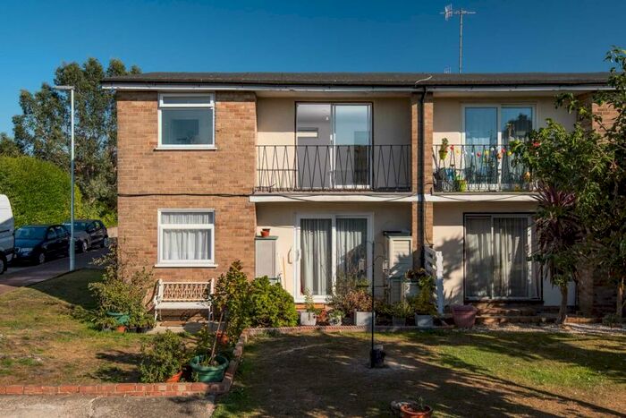 1 Bedroom Flat To Rent In Fairlawn Drive, BN14