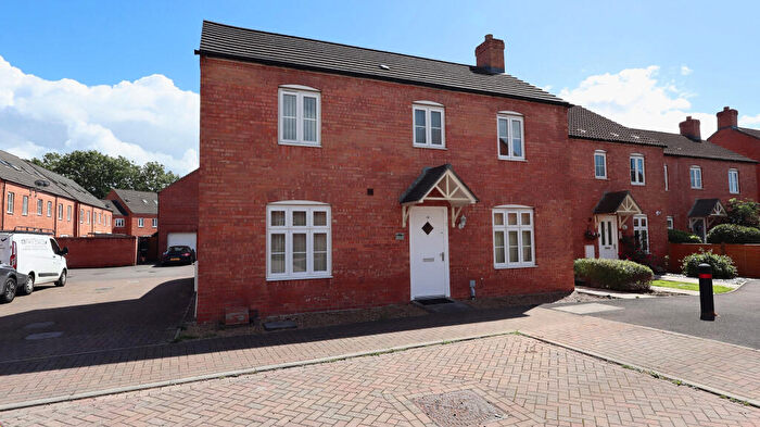 3 Bedroom Detached House For Sale In Sharpham Road, Glastonbury, BA6