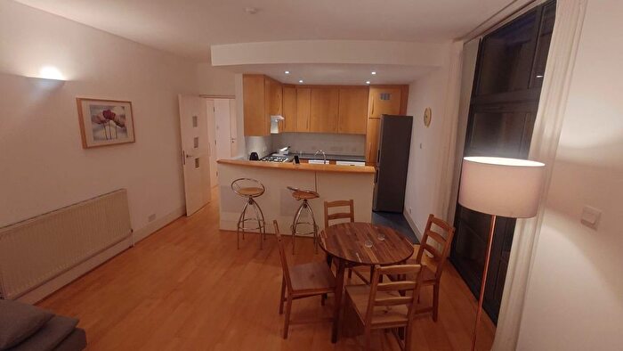 2 Bedroom Flat To Rent In Pilgrim House, Mayflower Street, Bermondsey, London, SE16