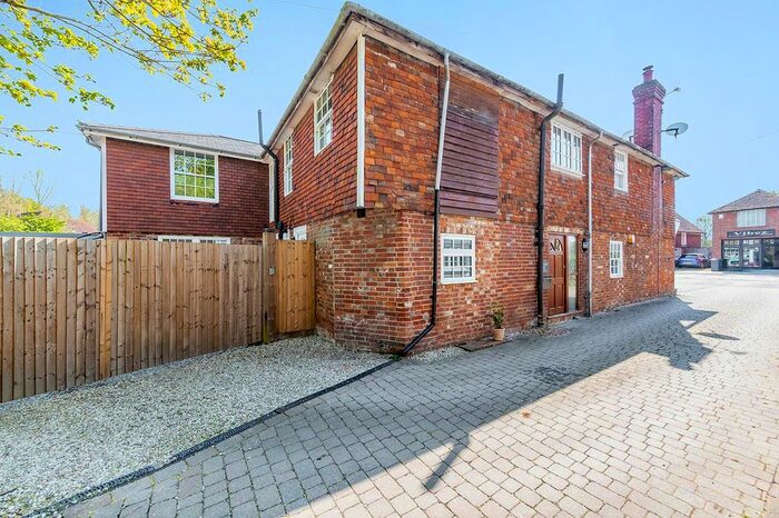 2 Bedroom End Of Terrace House To Rent In The Old Post Office, The Street, Bethersden, TN26