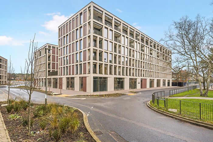 2 Bedroom Flat To Rent In Dartmouth Avenue, GU21