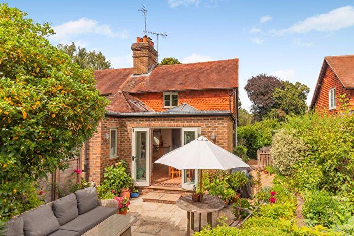 3 Bedroom Semi-Detached House For Sale In High View, Gomshall, GU5