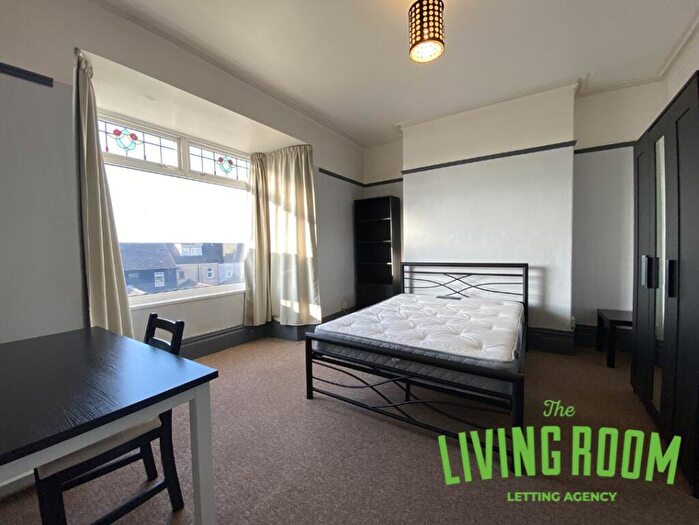 5 Bedroom House To Rent In Malvern Terrace, Brynmill, Swansea, SA2