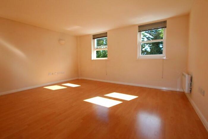 1 Bedroom Flat To Rent In Adrian Nicholas Court, Silver Street, Enfield, EN1