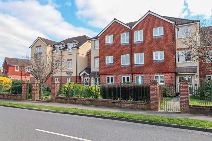 1 Bedroom Flat For Sale In Blackbridge Lane, Horsham, RH12