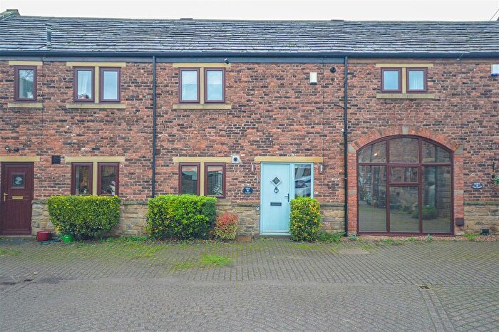 2 Bedroom Cottage For Sale In The Green, Sharlston Common, Wakefield, WF4