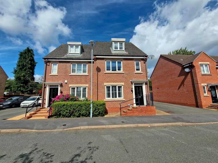 4 Bedroom Semi-Detached House To Rent In Rea Road, Northfield, Birmingham, B31