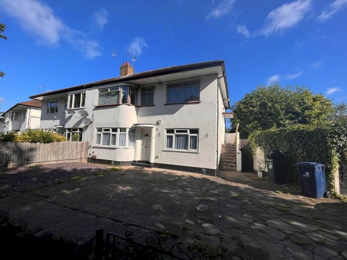 2 Bedroom Maisonette To Rent In Drayton Bridge Road, Ealing, W13