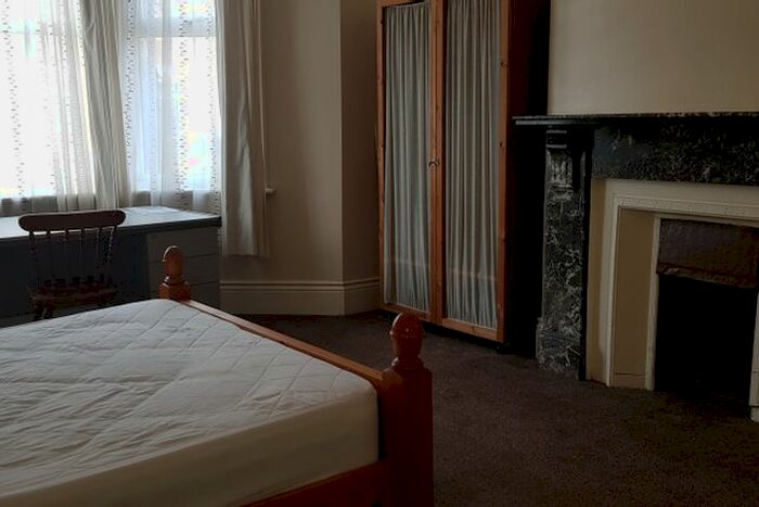 3 Bedroom Flat To Rent In Shortridge Terrace, Jesmond, Newcastle Upon Tyne NE2