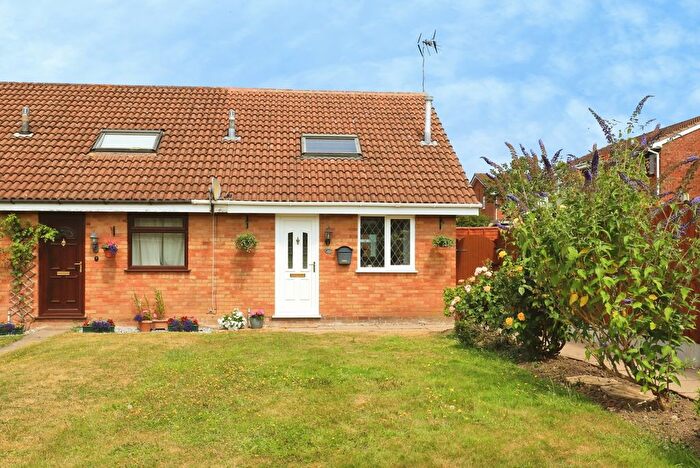 1 Bedroom Bungalow For Sale In Dean Court, Perton, Wolverhampton, Staffordshire, WV6