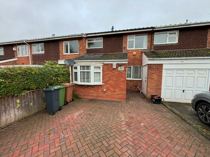 3 Bedroom Semi-Detached House To Rent In Walsgrave Drive, Solihull, B92