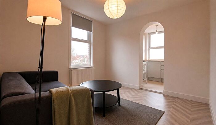2 Bedroom Flat To Rent In High Road, Willesden Green, NW10