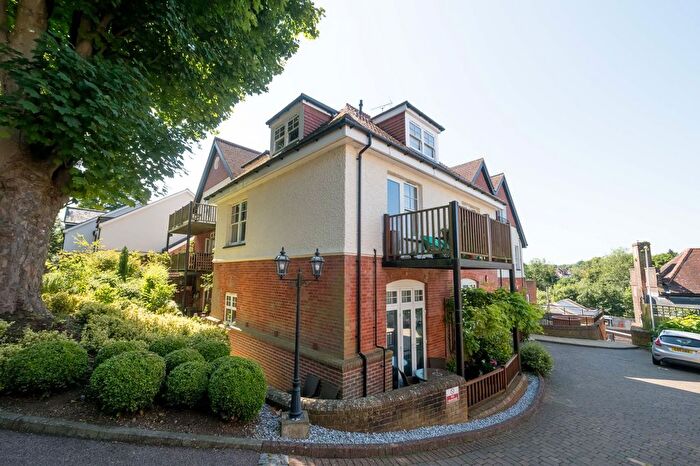 2 Bedroom Flat To Rent In Betjeman Gardens, Chorleywood, WD3