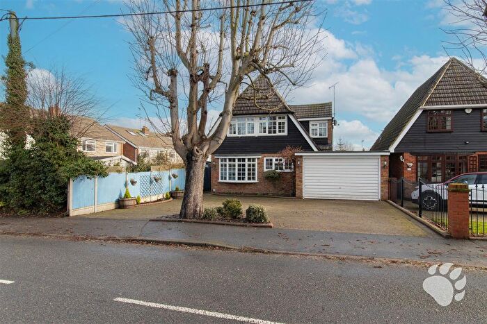 3 Bedroom Detached House For Sale In Castledon Road, Wickford, SS12