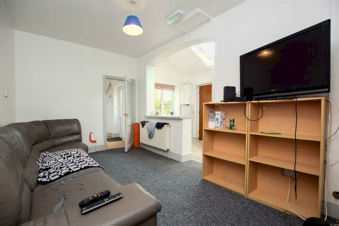 7 Bedroom House To Rent In Oak Tree Lane, Selly Oak, Birmingham, B29